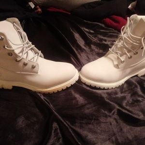 Brand new 6" Double collar off white Tims